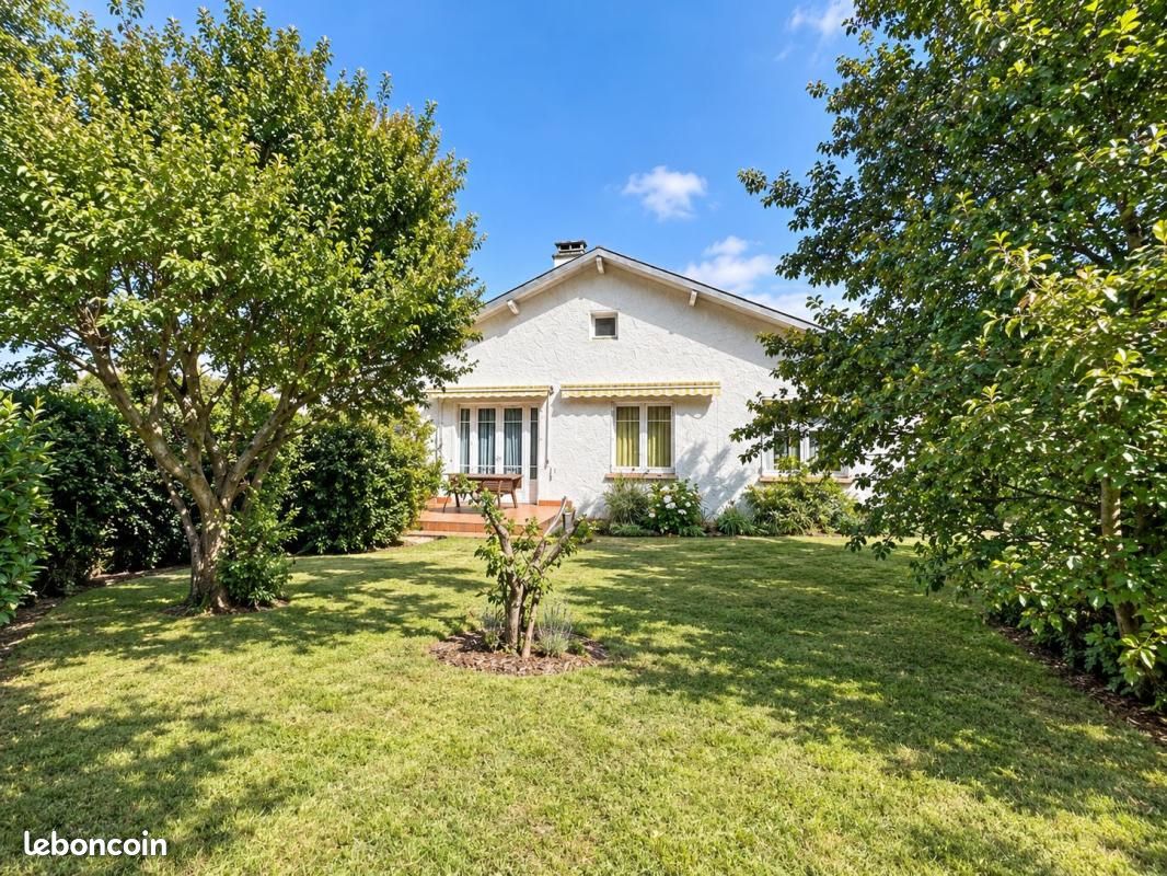 Maison 4 pièces 94 m² · à Gelos · 94 m² · 329 500 €
