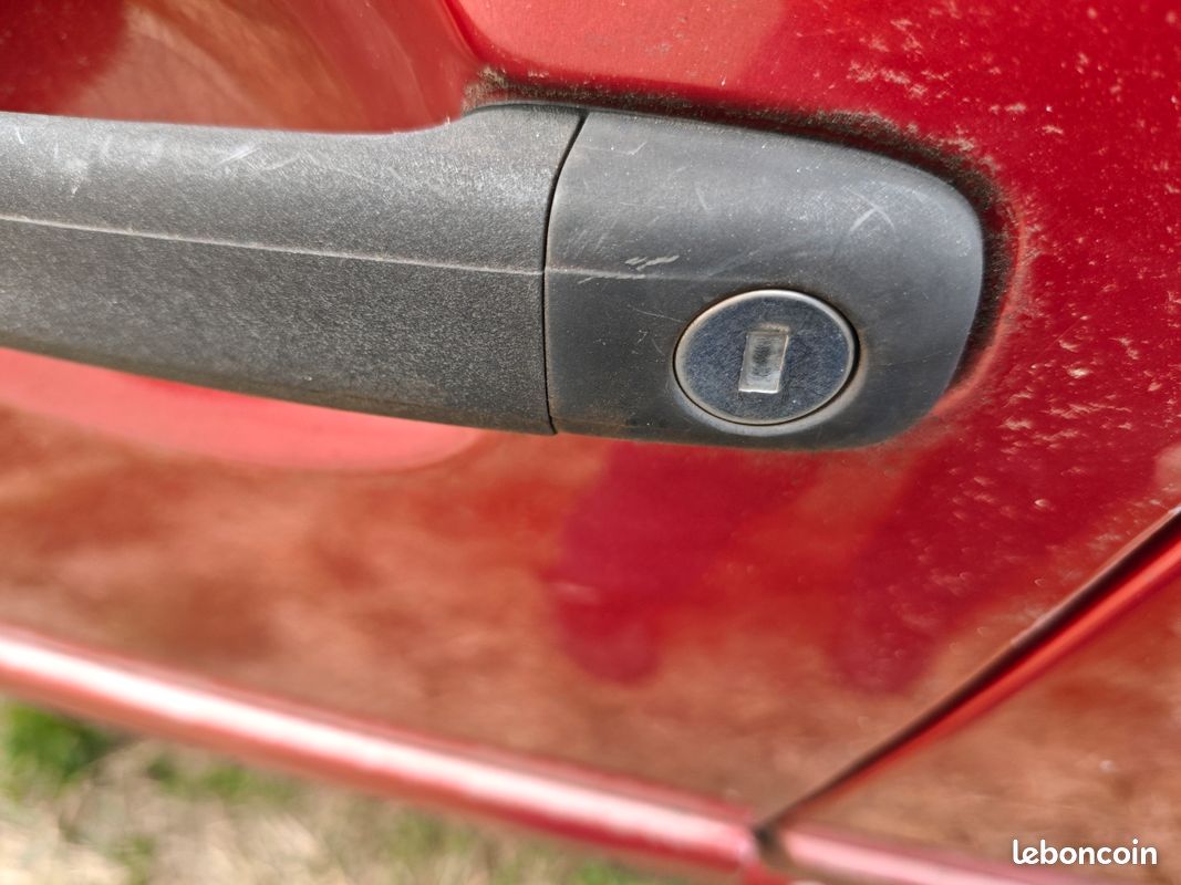 Neiman et serrures C3 phase 1, 1.4 HDI 70 CV de 2006 (image 3)