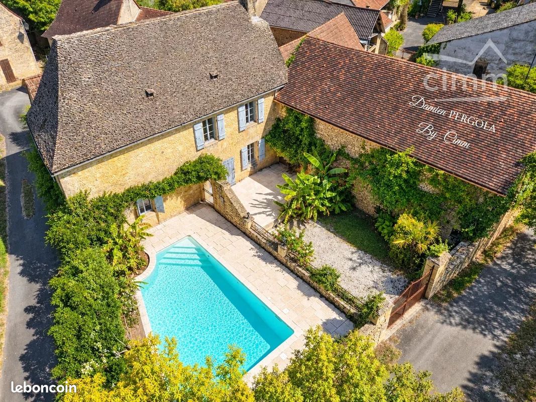 Maison 9 pièces 218 m² · à Valojoulx · 218 m² · 435 000 €