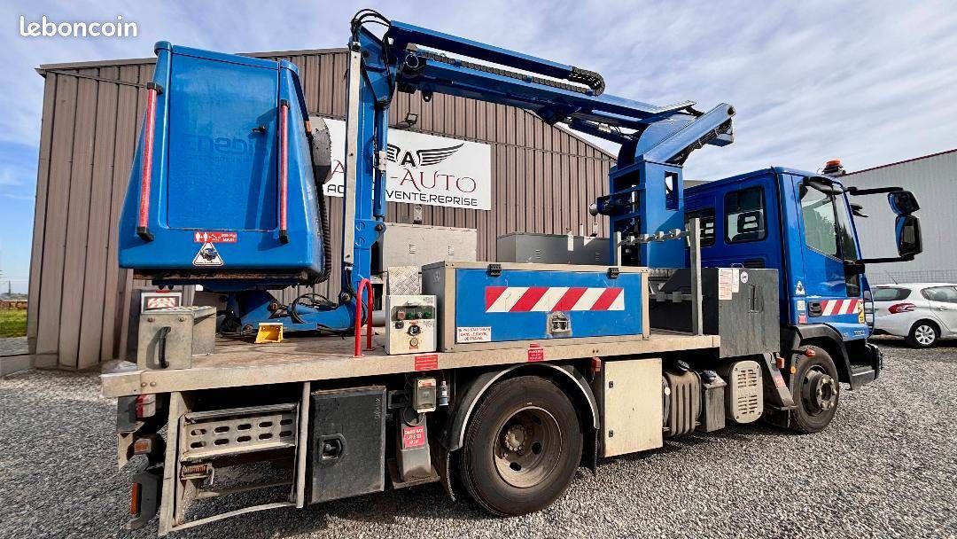 Iveco ml100e18k porteur eurocargo 100e18 nacelle 14 metres 4x2 2010 (image 3)