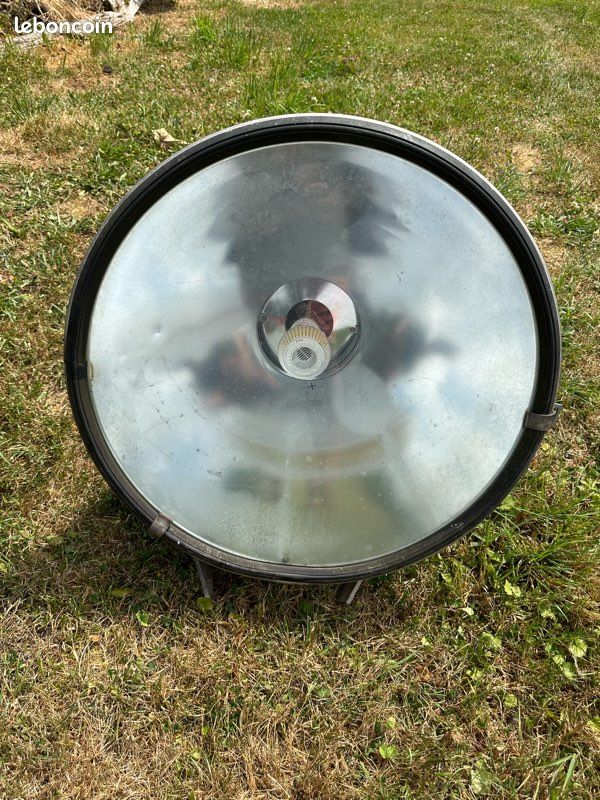 Spot industriel équipé LED (image 1)
