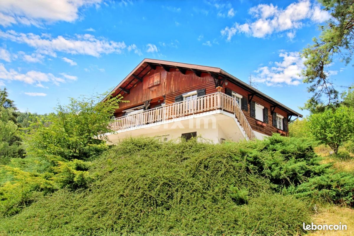 Maison 8 pièces 172 m² · à Saint-Claude · 172 m² · 295 000 €