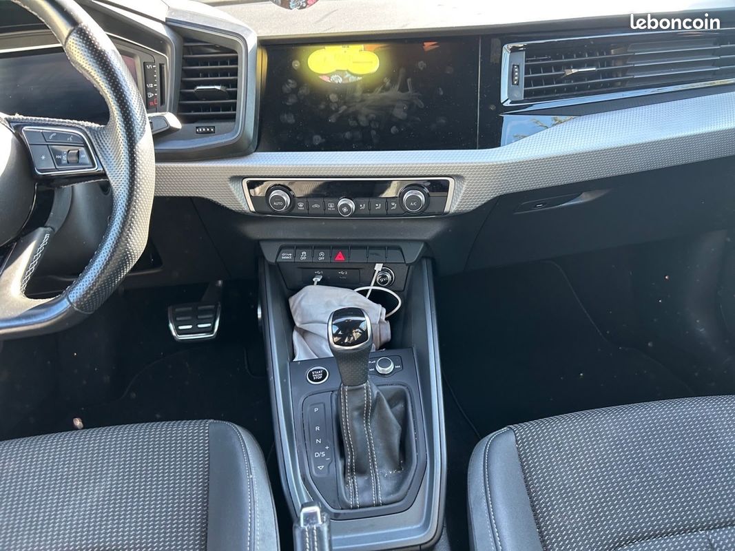 AUDI A1 SPORTBACK 35 TFSI 150 ch S tronic 7 S Line (image 11)