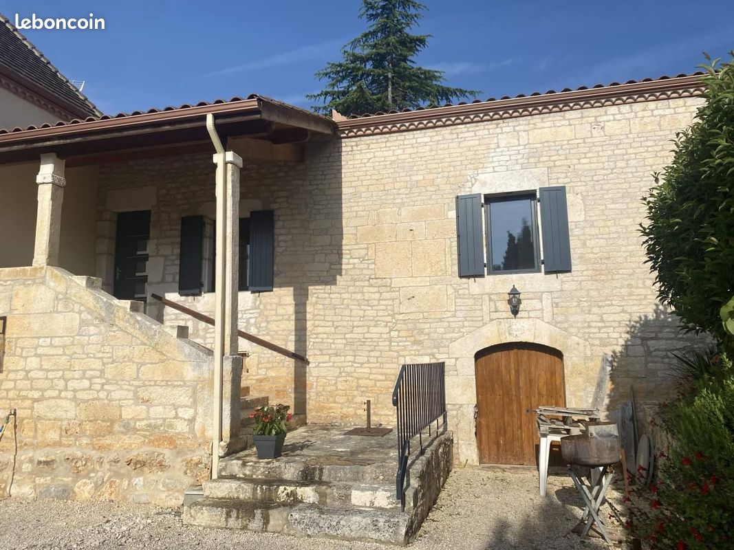 Maison 7 pièces 240 m² · à Cremps · 240 m² · 469 800 €