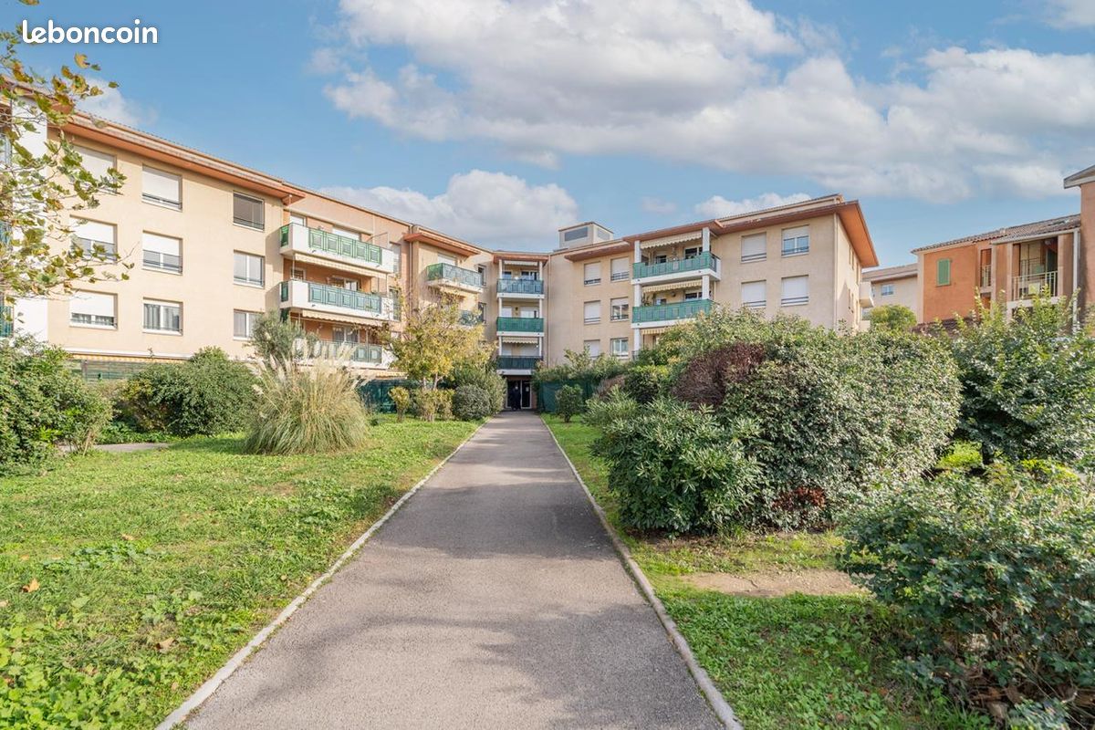 VENTE DIRECTE PROPRIÉTAIRE – 13010 LES TROIS PONTS – T4 LUMINEUX – TERRASSE 12 m² – PARKING PRIVATIF (image 9)