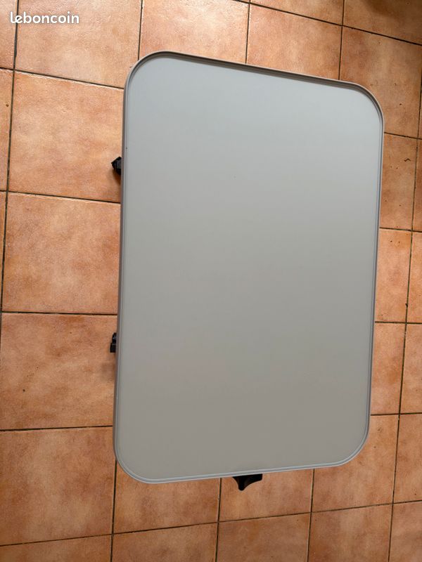 Table médicale (image 3)