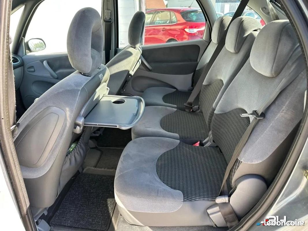 Citroen Xsara Picasso 1.6 HDI 90ch EXCLUSIVE TOIT OUVRANT (image 12)