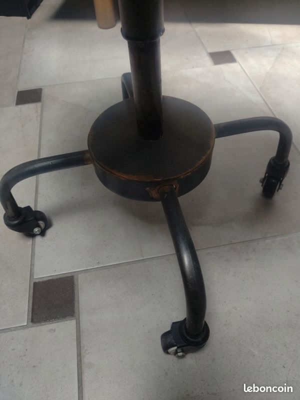Tabouret industriel (image 4)