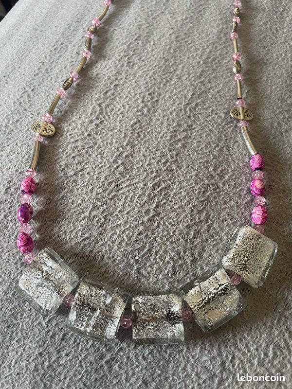 Très beau collier en perles de verre (image 5)