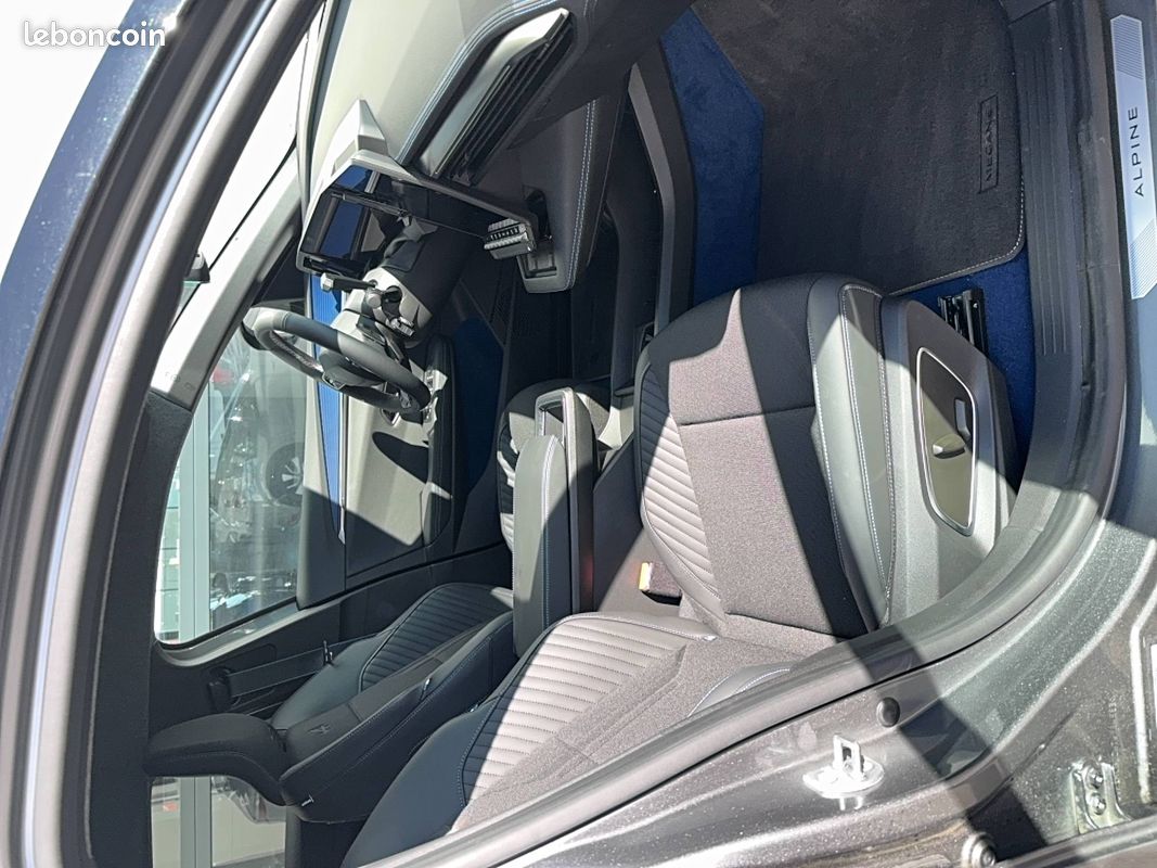 RENAULT Megane E-Tech 220 ch autonomie confort esprit Alpine (image 14)
