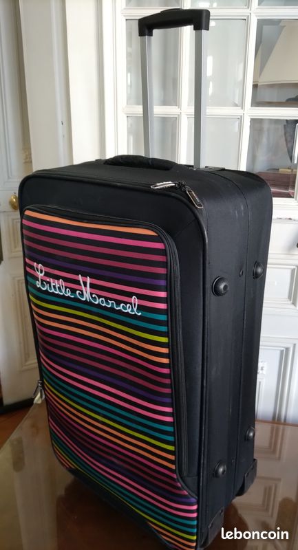 VALISE SOUPLE - GRAND MODELE 80x44x28 - MARQUE LITTLE MARCEL - A ROULETTES ET POIGNEE RETRACTABLE – GRANDES POCHES INTERIEUR ET EXTERIEUR – PARFAIT ETAT (image 5)
