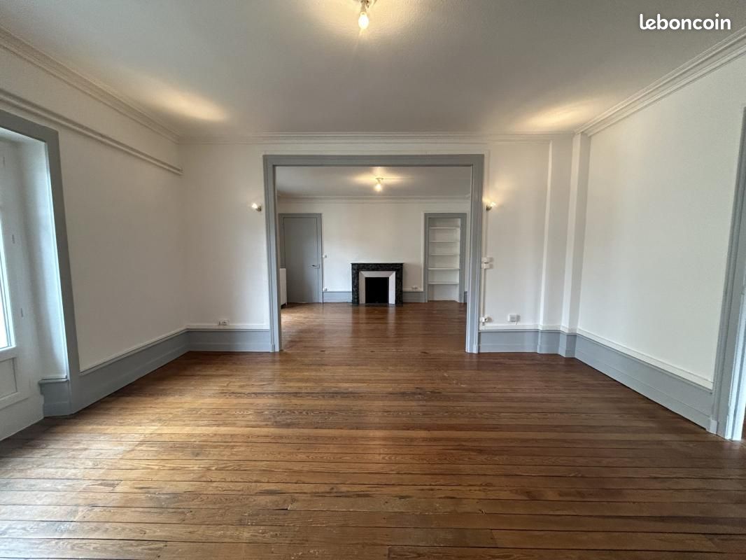 Appartement 6 pièces 130 m² · à Lons-le-Saunier · 130 m² · 916 €/mois