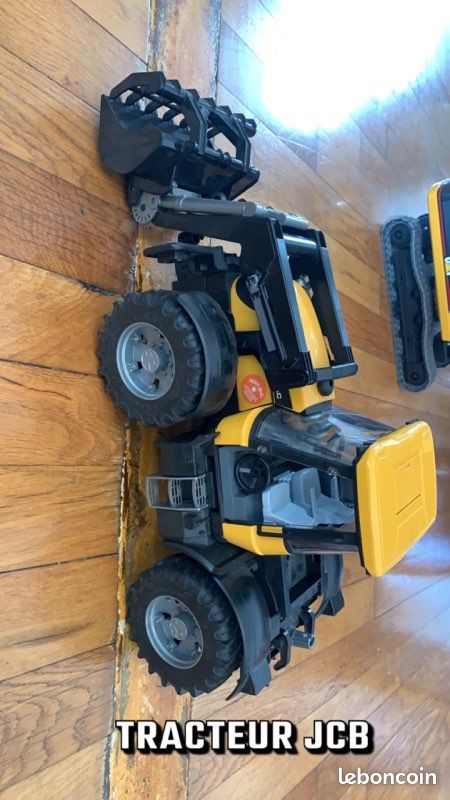 Tracteur JCB (image 1)