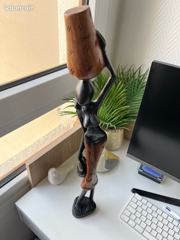 Statue en bois massif sculptée à la main – Très bon état (image 2)
