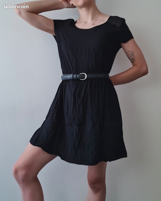 Petite robe noire Mango Vêtements
