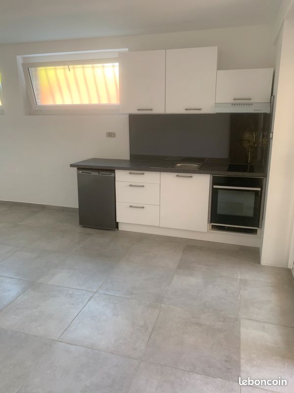 Appartement 2 pièces 27 m² · à Solliès-Pont · 27 m² · 700 €/mois