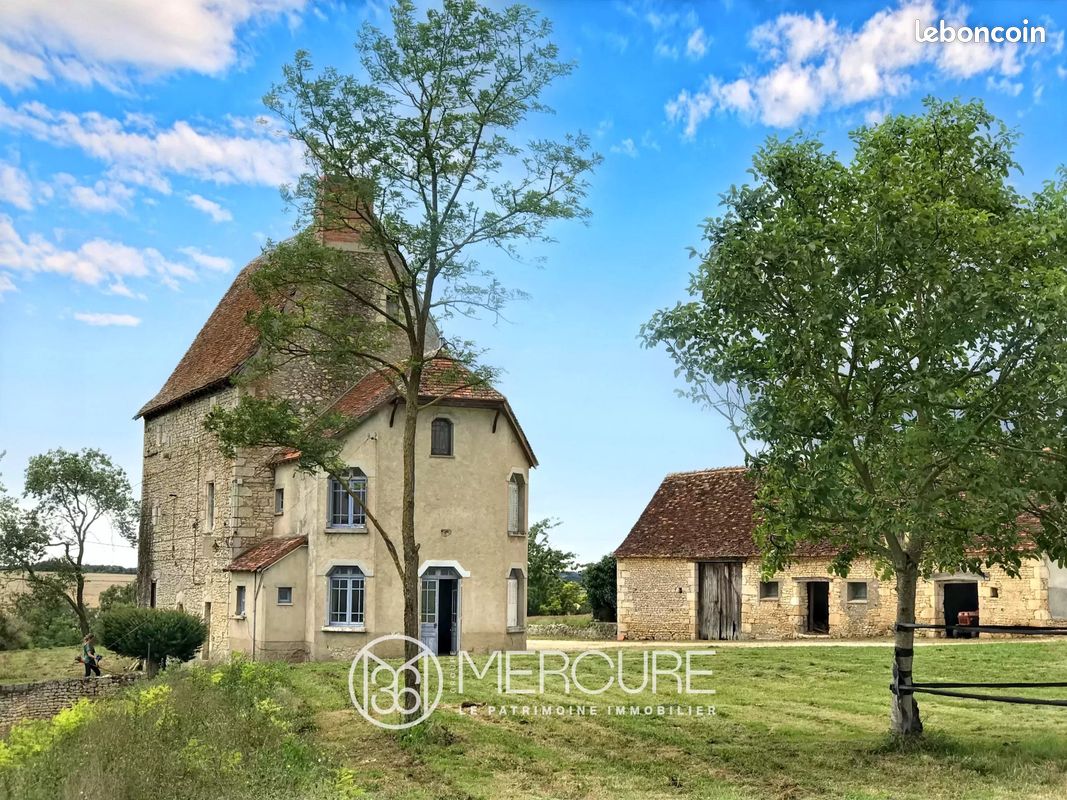 Maison 7 pièces 152 m² · à Fontgombault · 152 m² · 260 000 €
