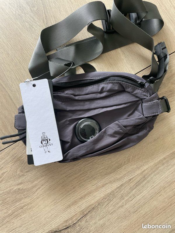 Sacoche cp company neuf (image 1)