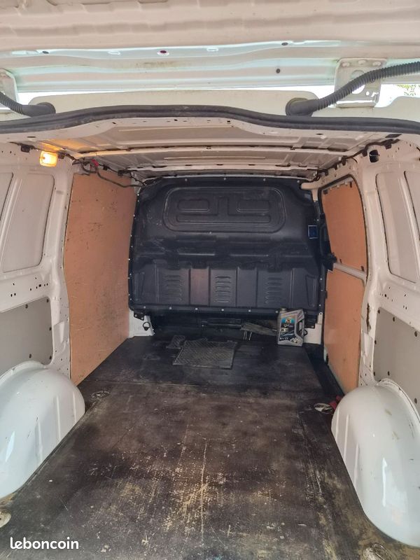 Mercedes vito 109 cdi mixto compact e6 2017 (image 15)