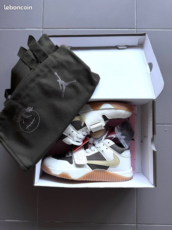 Nike x Travis Scott Jumpman (image 1)