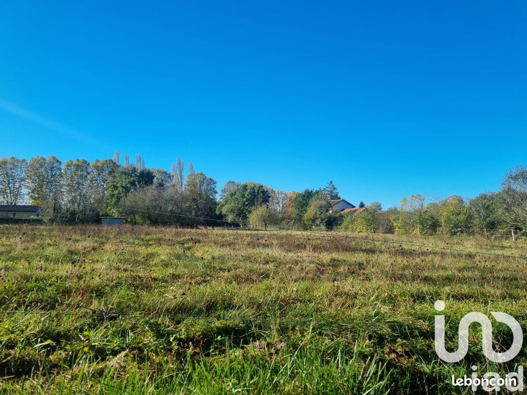 Terrain 3700 m² · à Samatan · 3 700 m² · 68 000 €