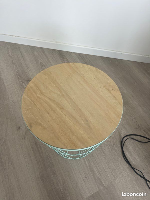 Table bleu (image 2)