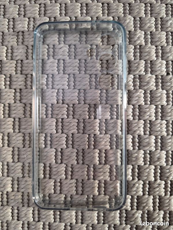 Coque Spigen Liquid Crystal pour Samsung Galaxy S24 - Transparente (image 1)