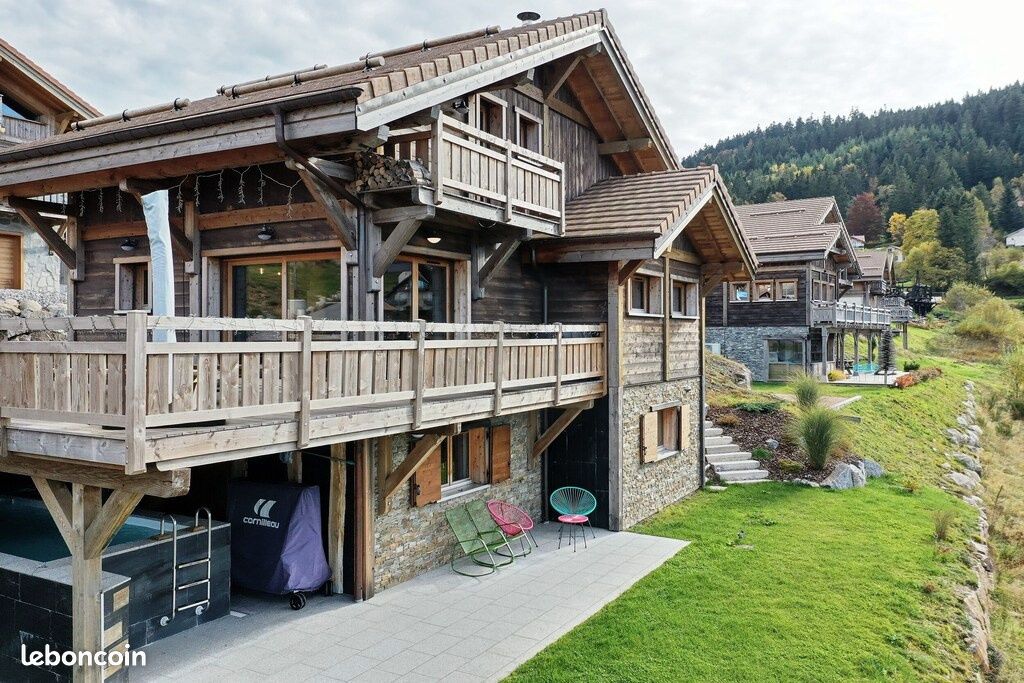 Maison 8 pièces 196 m² · à Gérardmer · 196 m² · 1 080 000 €