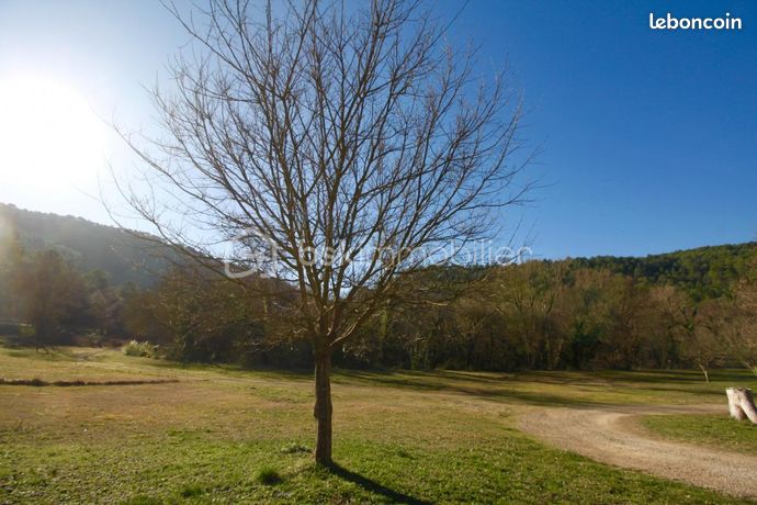 Terrain 3 928 m² Salernes