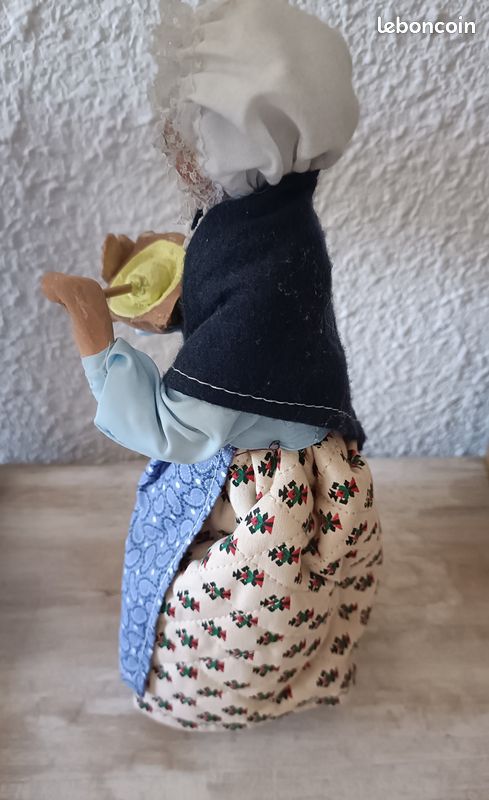 Trois Santons femme (image 16)
