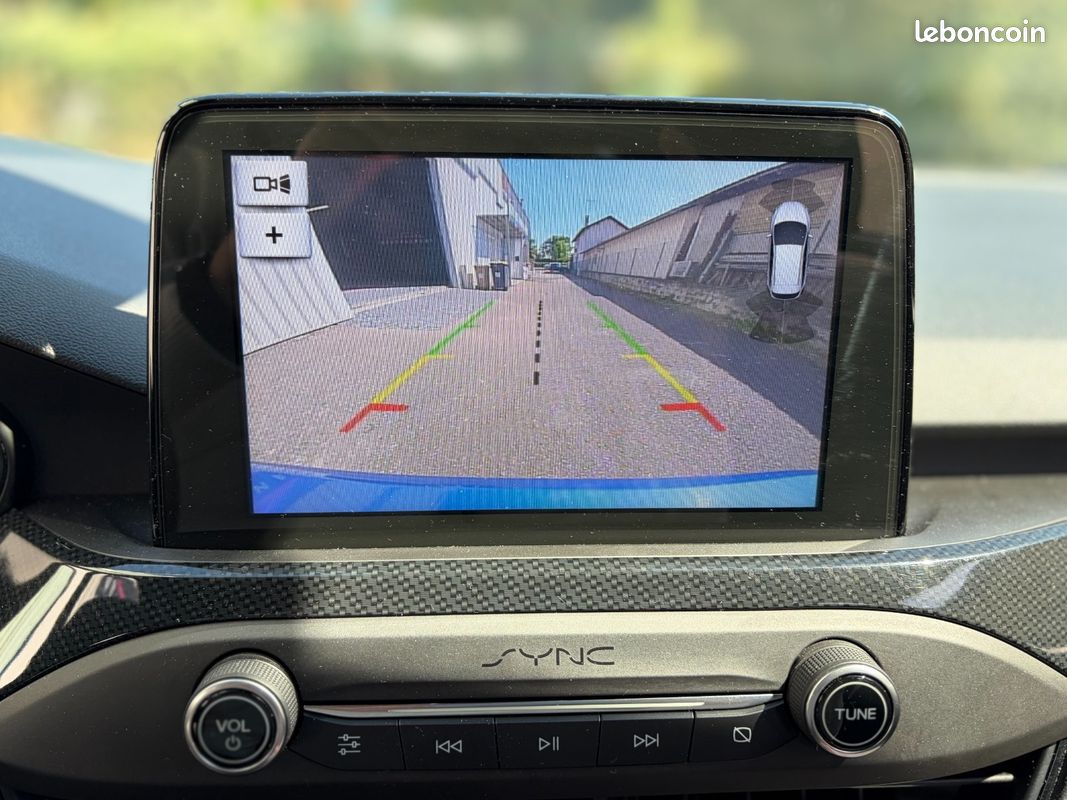 FORD FOCUS SW 2.0 EcoBlue 150 CV SS BVA8 ST Line + CARPLAY + CAMÉRA DE RECUL + RADARS AV/AR + KEYLESS GO + ATH (image 22)