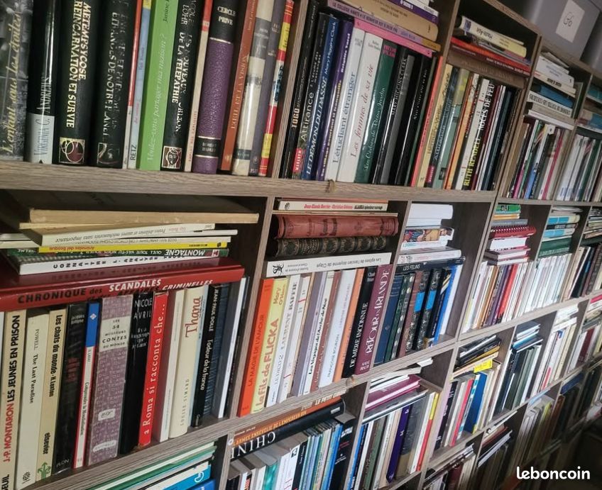 Nombreux livres à vendre (image 2)