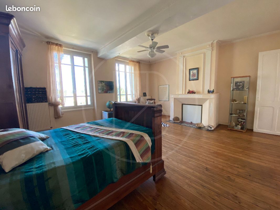 Propriété 14 pièces 375 m² (image 10)