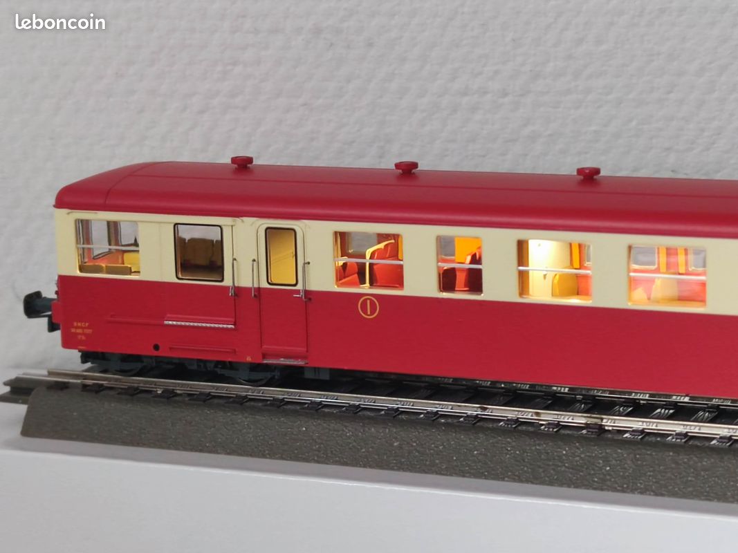 Remorque d'autorail ZR 27113, SNCF, 2ème classe - R37 HO41250 - rouge