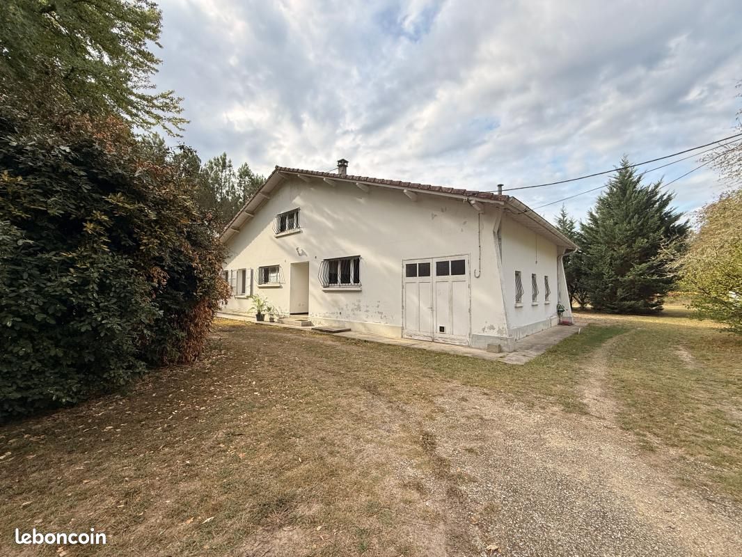 Maison 6 pièces 137 m² · à Arue · 137 m² · 150 000 €