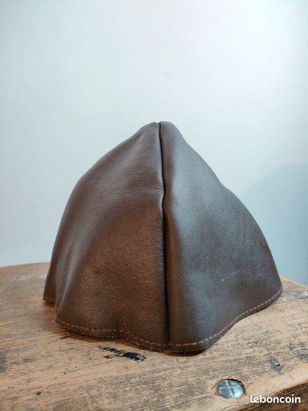 Gladiateur . Casque noir à pointes (image 8)