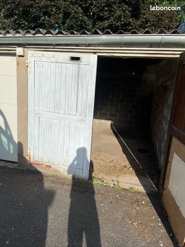 Box fermé. à vendre · à Saint-Michel-sur-Orge · 12 000 €