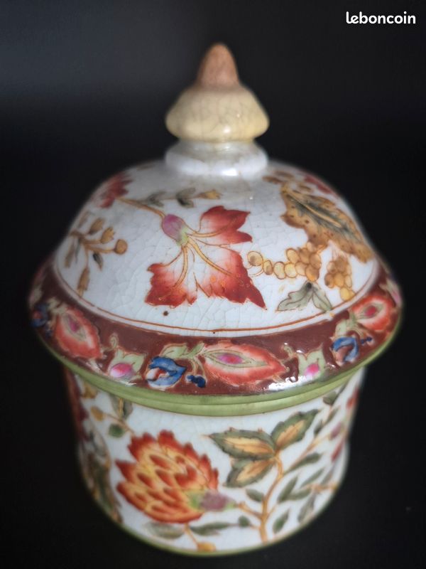 Boite avec couvercle en porcelaine 1895 WONG LEE décor fleuri (image 8)
