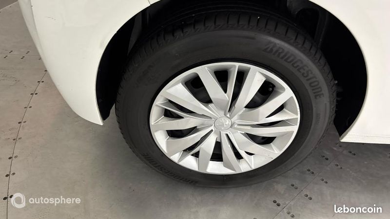 Peugeot 208 1.2 PureTech 75ch S&S Like (image 21)