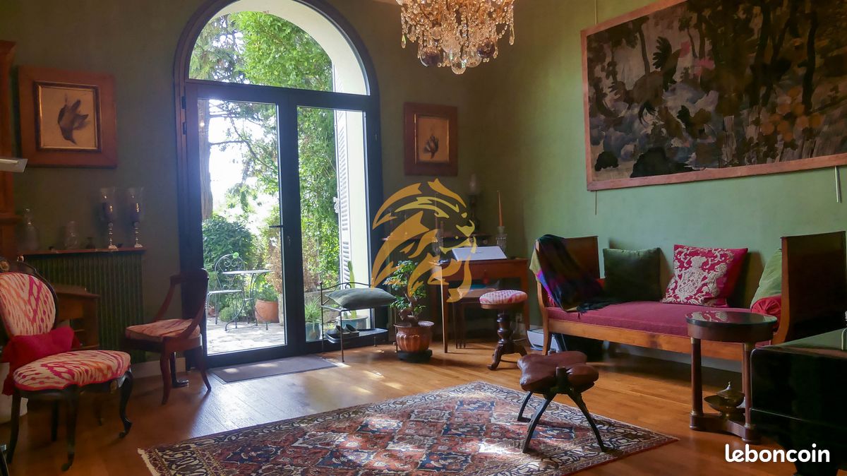 Maison 11 pièces 370 m² - Rivières 16110 La Rochefoucauld (image principale 4)