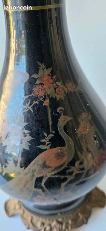 Grande lampe à pétrole ancienne électrifiée, décor au paon époque 1900 au paon (image 2)