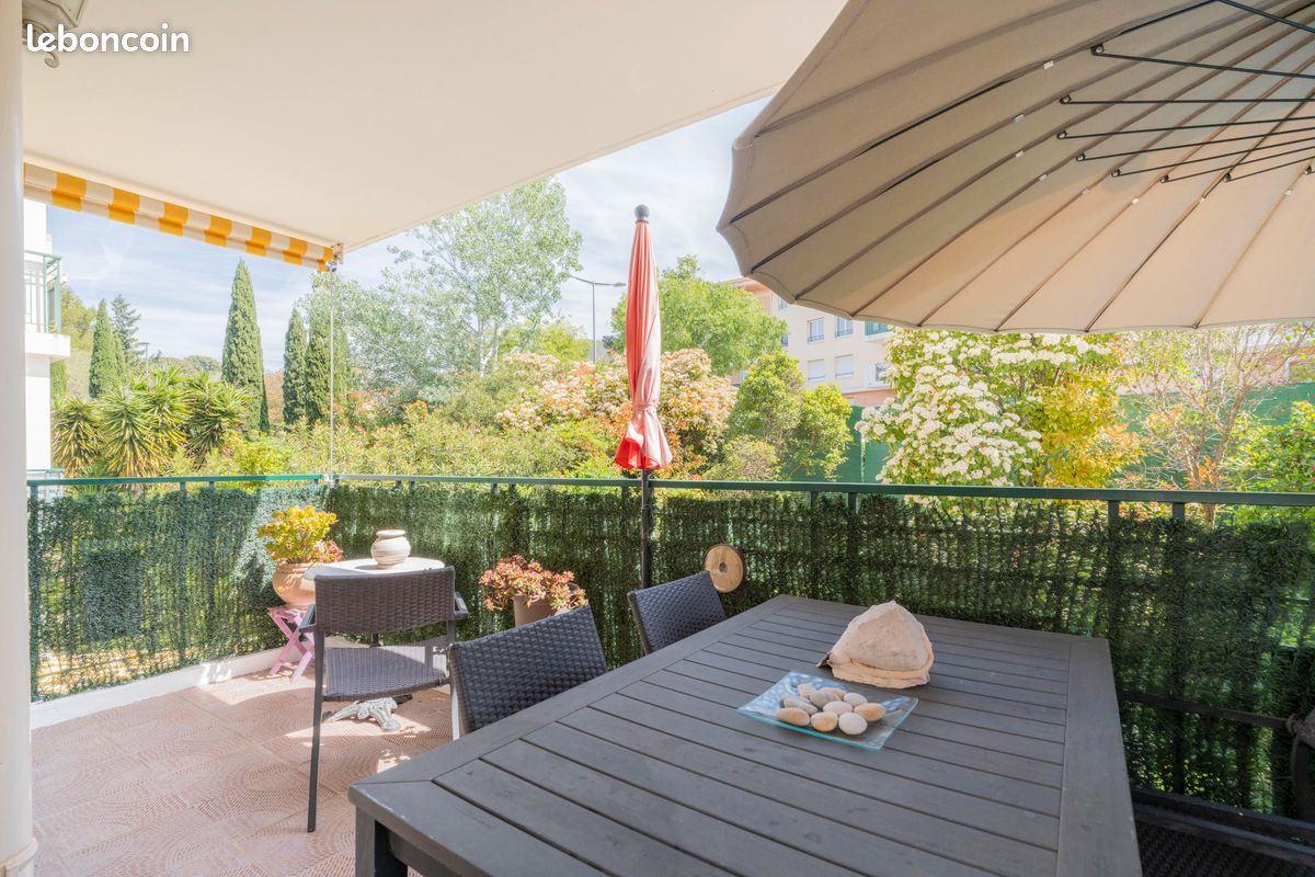 VENTE DIRECTE PROPRIÉTAIRE – 13010 LES TROIS PONTS – T4 LUMINEUX – TERRASSE 12 m² – PARKING PRIVATIF (image 3)