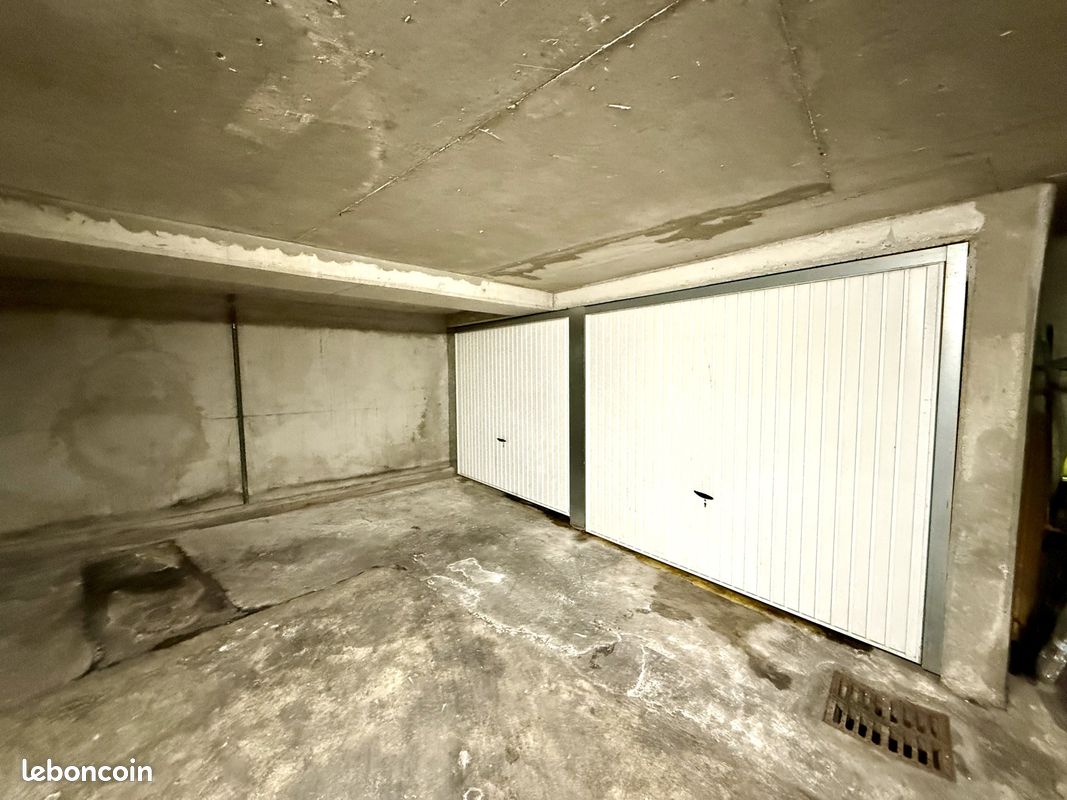 Parking 12 m² · à Les Pavillons-sous-Bois · 12 m² · 17 000 €