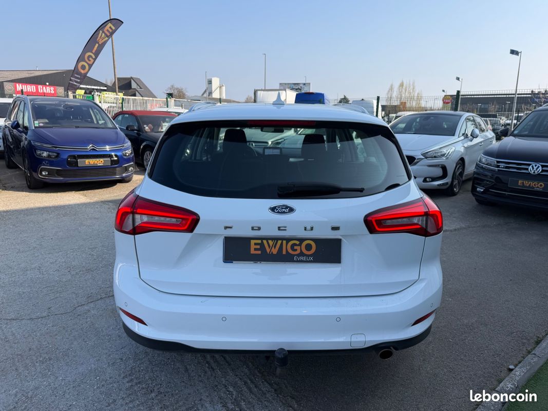 FORD FOCUS BREAK 1.0 ECOBOOST SCTI 125CH TITANIUM - BLUETOOTH - GPS - CROCHET D'ATTELAGE - RADAR DE RECUl (image 5)