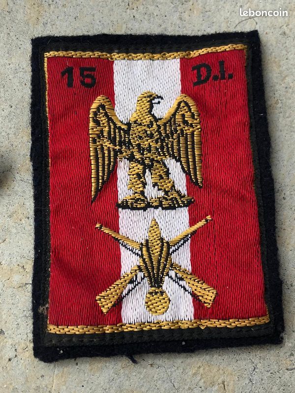 Lot objets militaires : magnet , insigne , écusson , bouton (image 4)
