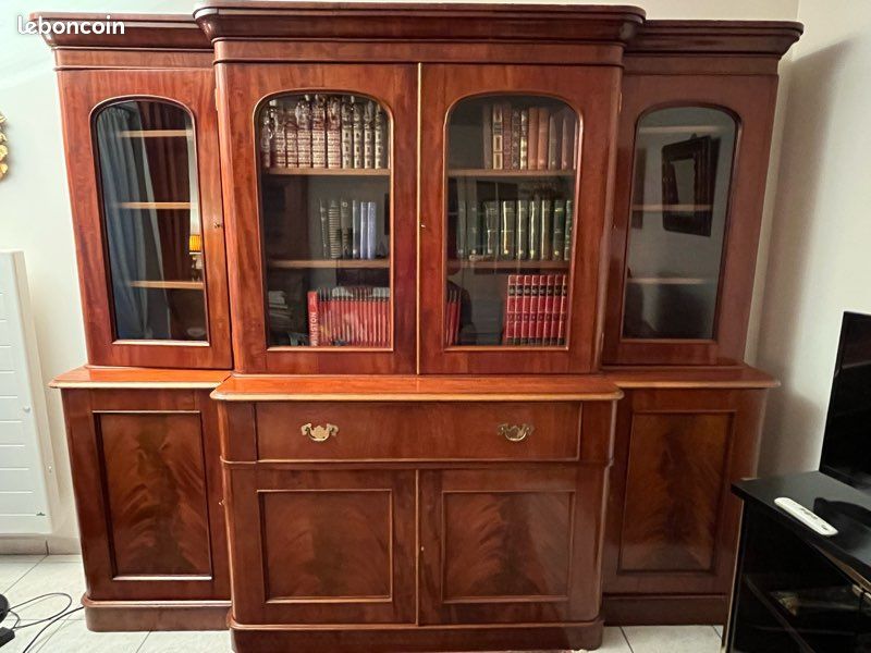 Bibliothèque anglaise ancienne (image 1)
