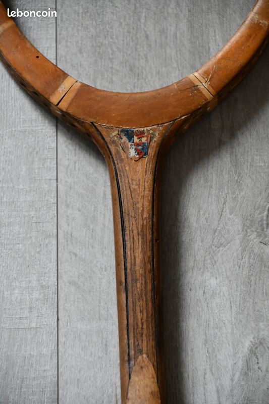 ANCIEN CARREAU DE faience Delft dans ancien cadre en bois ( personnage