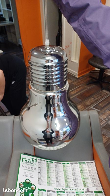 Lustre (image 1)