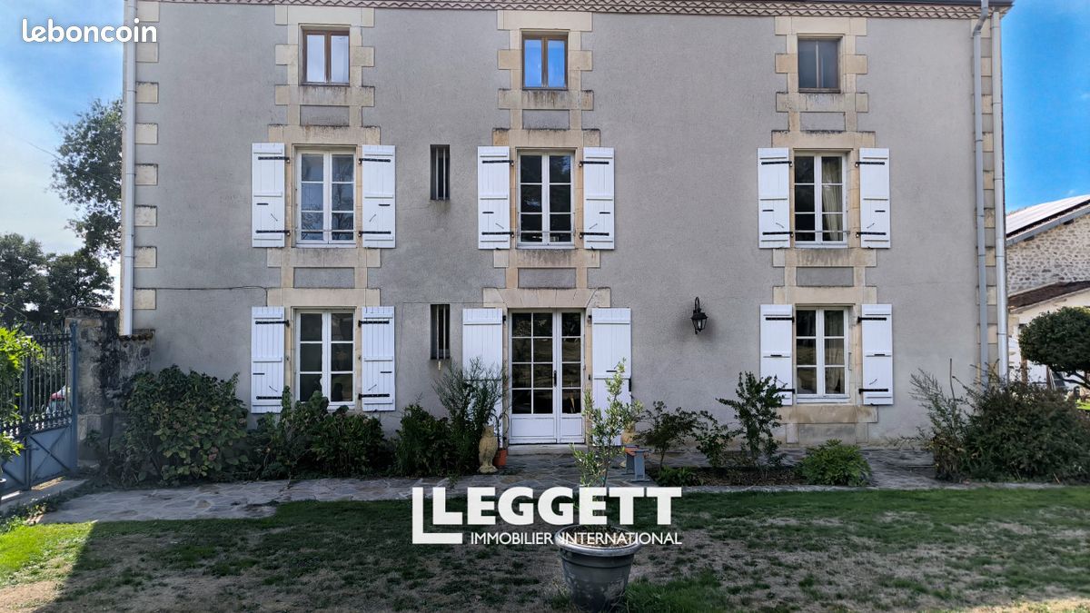 Maison 13 pièces 341 m² · à Val-d'Oire-Et-Gartempe · 341 m² · 399 999 €