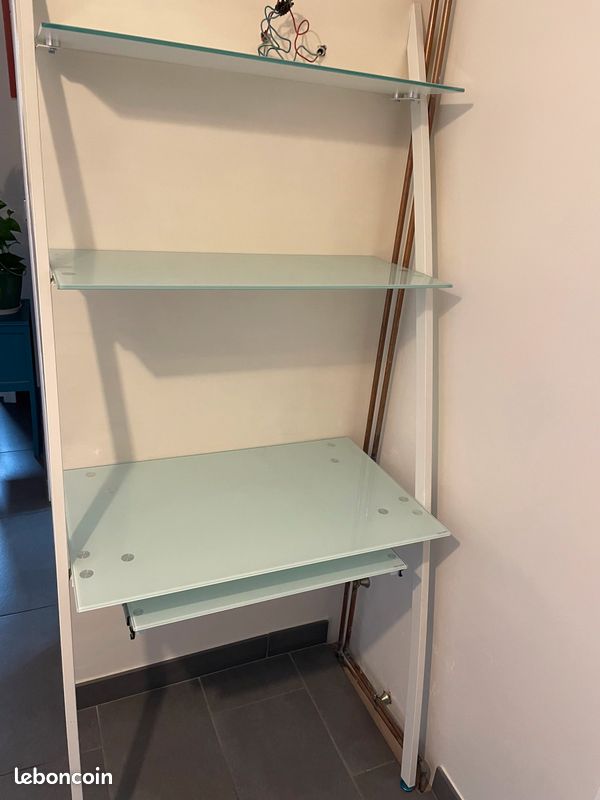 Bureau (image 1)